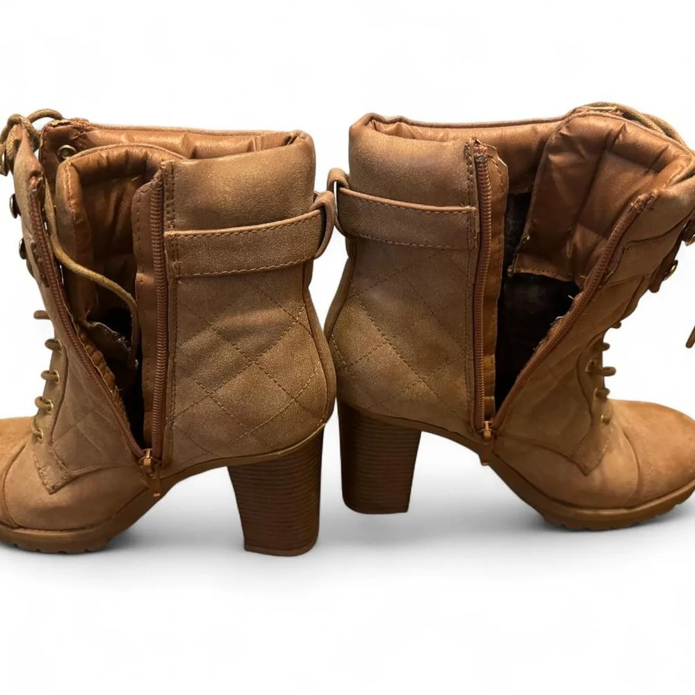 G by guess Round-toe lace-up platform ankle booties